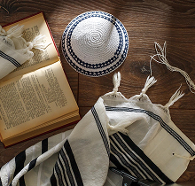 Join us for daily minyan services from anywhere.